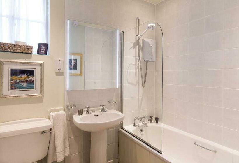 标准间, The Howard Arms