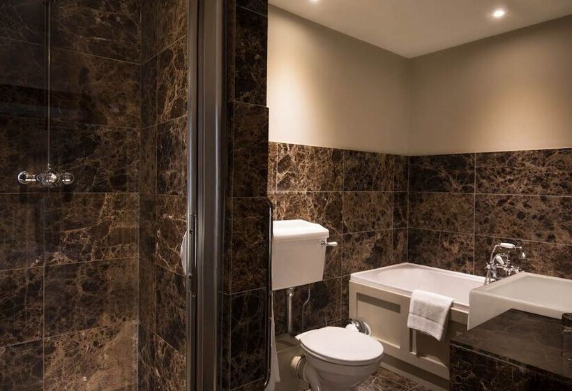 标准间, The Howard Arms