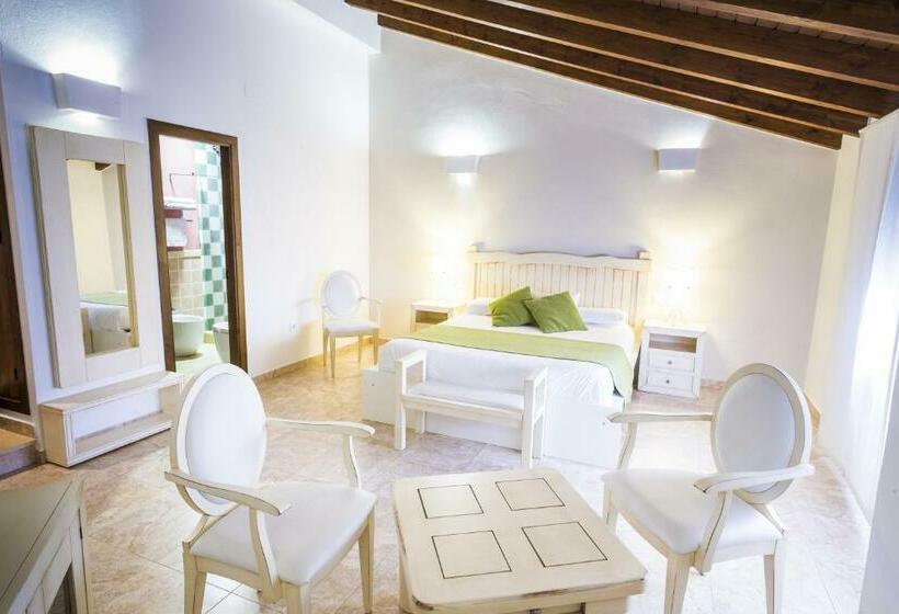 جناح جونيور, Arohaz Hotel & Restaurante