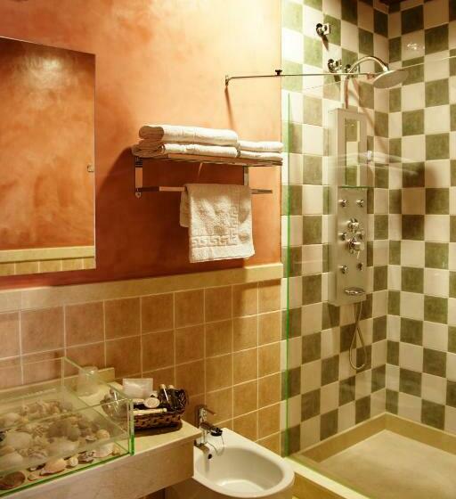 جناح جونيور, Arohaz Hotel & Restaurante