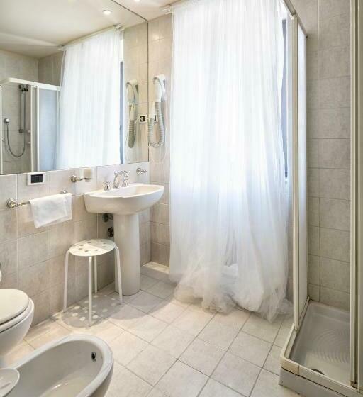 חדר סטנדרט לשלושה, Degli Affreschi