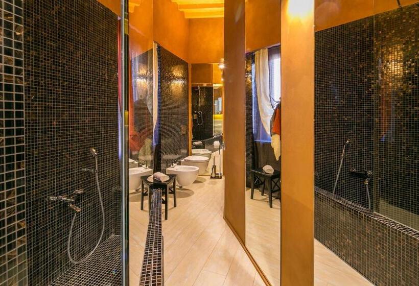 חדר דלוקס, Degli Affreschi