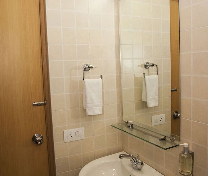 Standard Room, Ginger Vapi