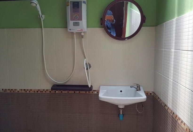 スタンダードバンガロー, Happy Resort