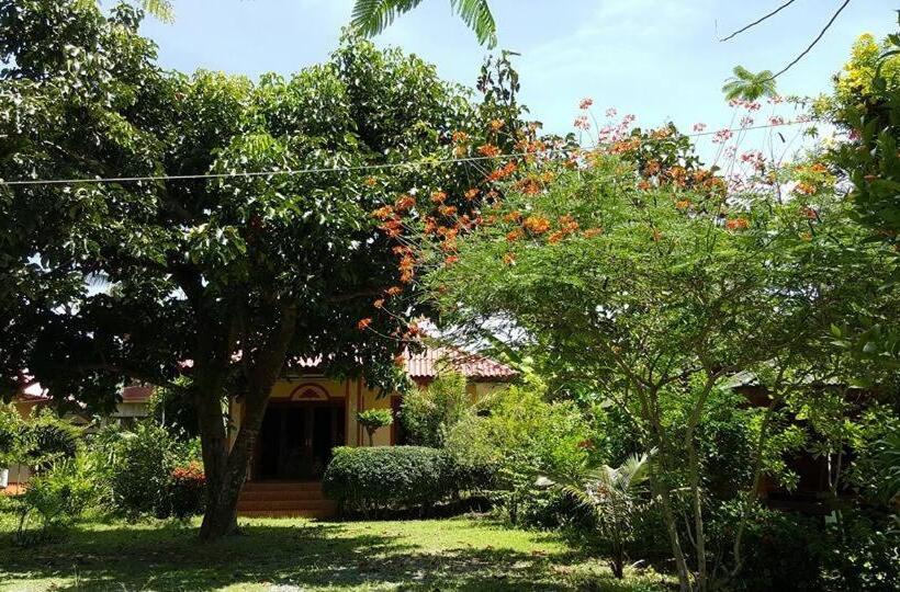 ガーデンビューのスタンダードバンガロー, Happy Resort