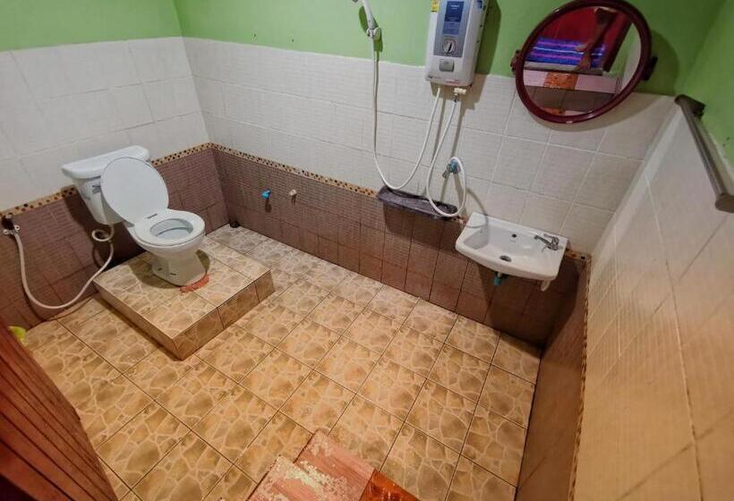 スタンダードバンガロー, Happy Resort