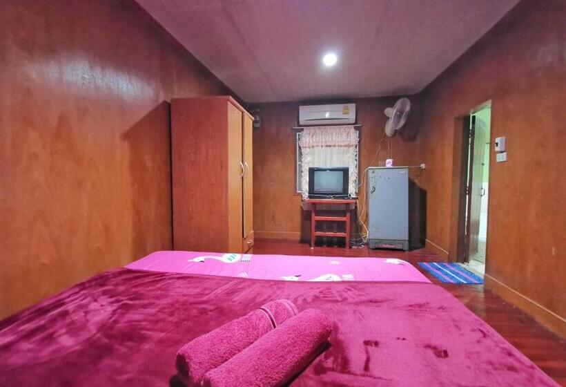 スタンダードバンガロー, Happy Resort