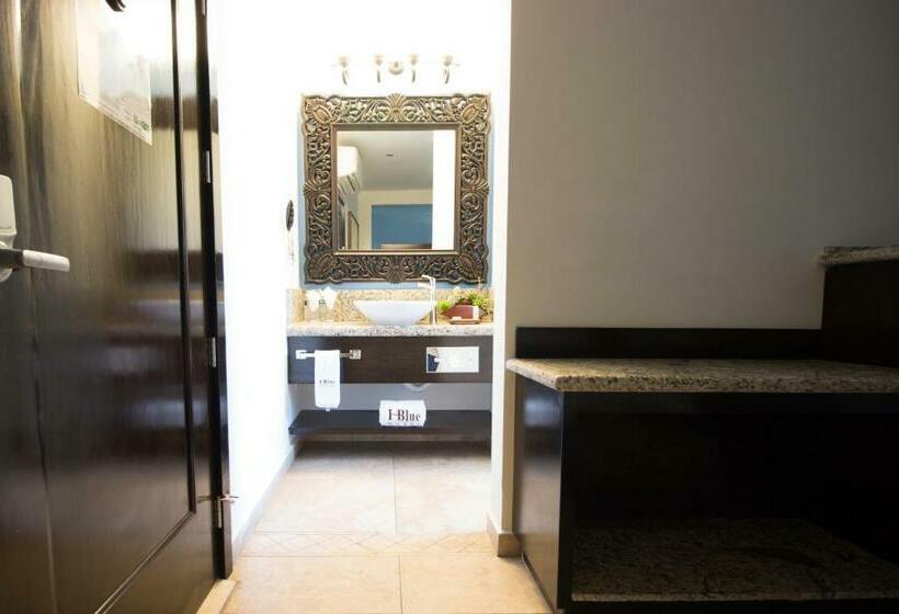 スタンダードルーム, Hblue