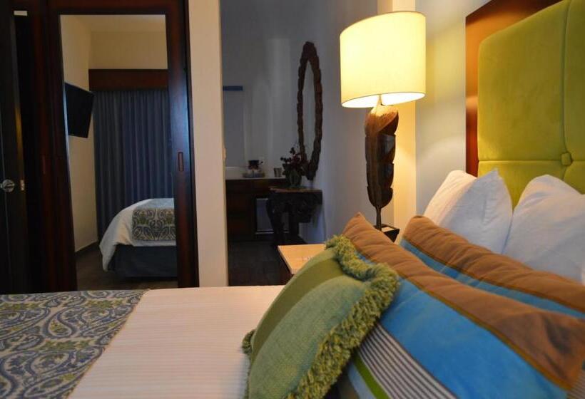 デラックスルーム, Hblue