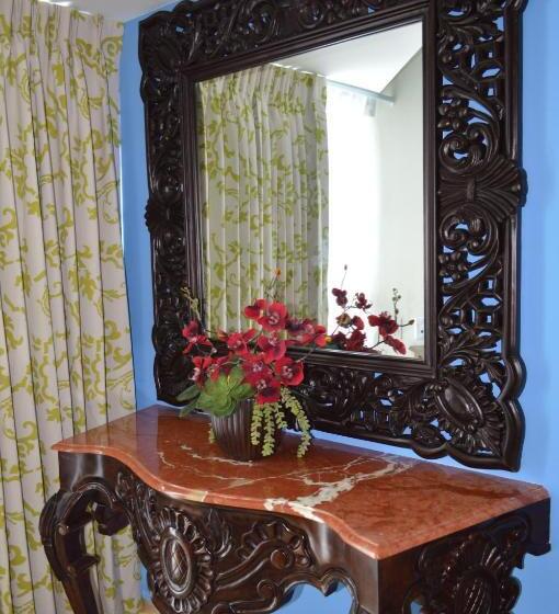 スタンダードルーム, Hblue