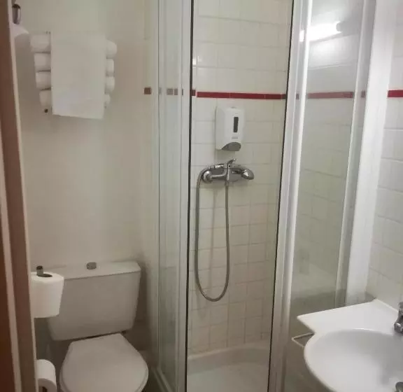 اتاق استاندارد سه نفره, Inn Design Issoudun
