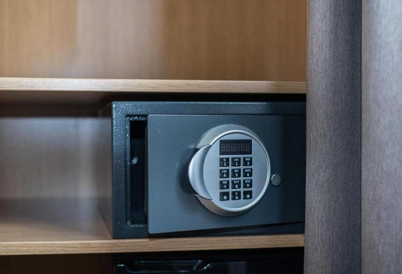 اتاق استاندارد سه نفره, Jazz By Keflavik Airport Reykjavik Iceland