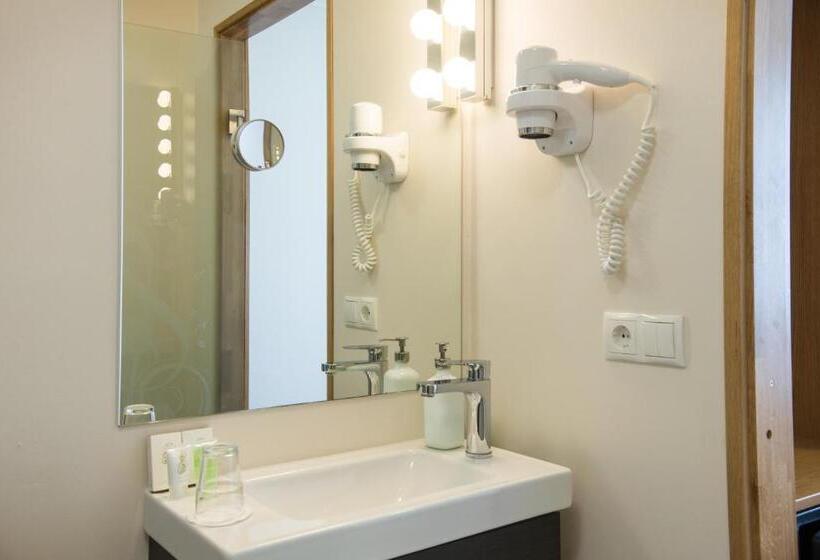 اتاق استاندارد یک نفره, Jazz By Keflavik Airport Reykjavik Iceland