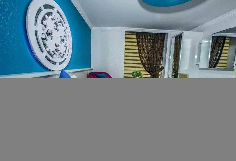 اتاق استاندارد سه نفره, Kar