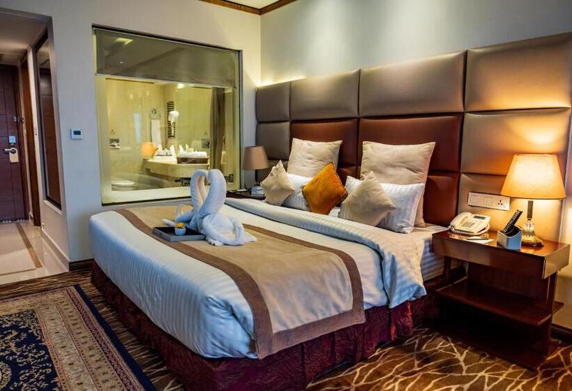 سوییت اجرایی, Luxus Grand