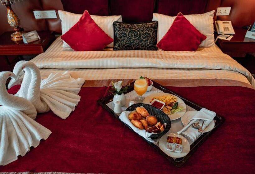 سوئیت رویال, Luxus Grand