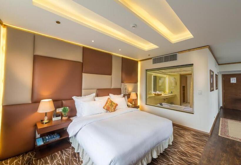 سوئیت رویال, Luxus Grand