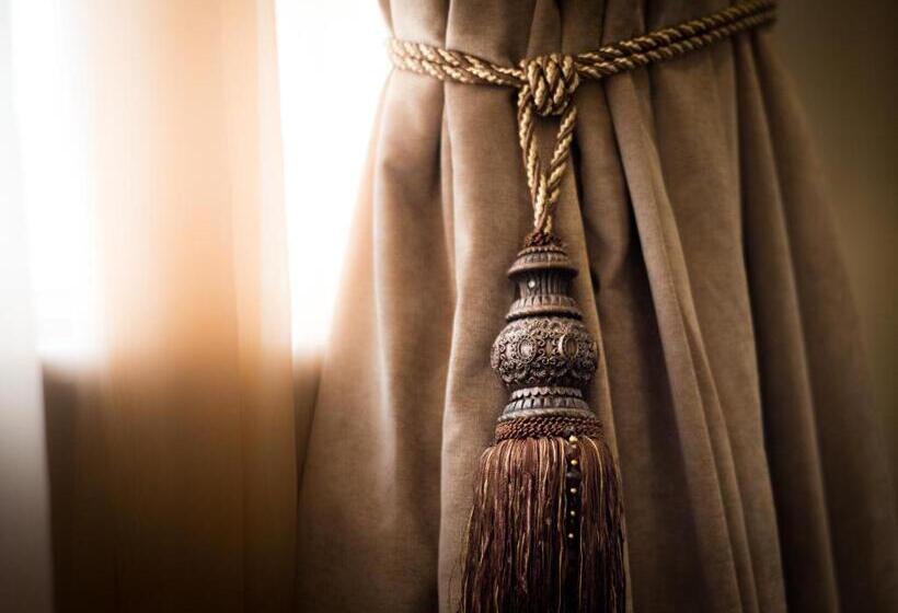 سوئیت رویال, Luxus Grand