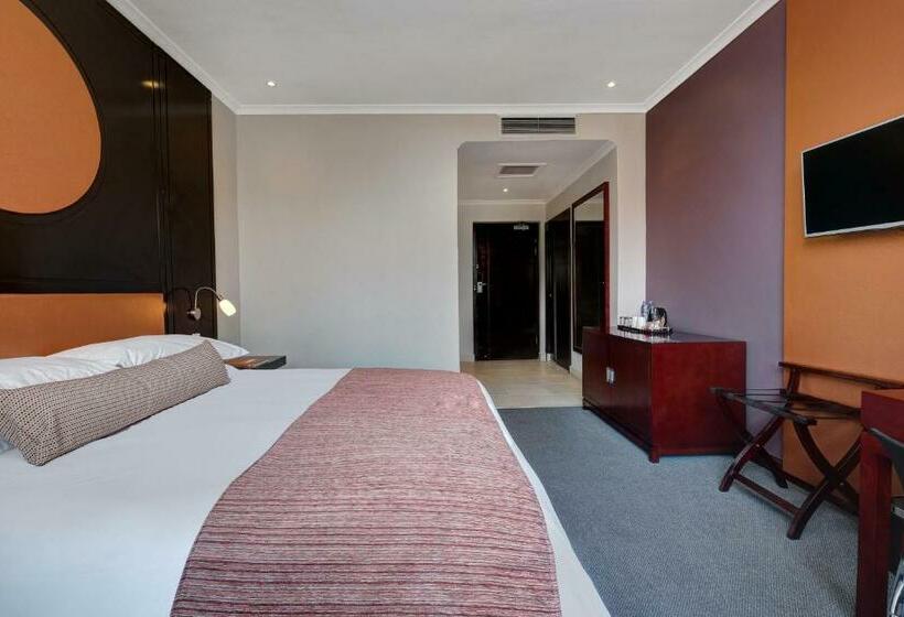 اتاق استاندارد با تخت بزرگ, Protea Hotel By Marriott Ndola
