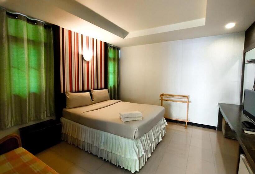 غرفة قياسية, Srisomthai