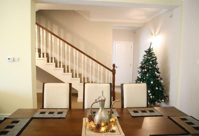 Номер Стандарт, Little England By Celeste