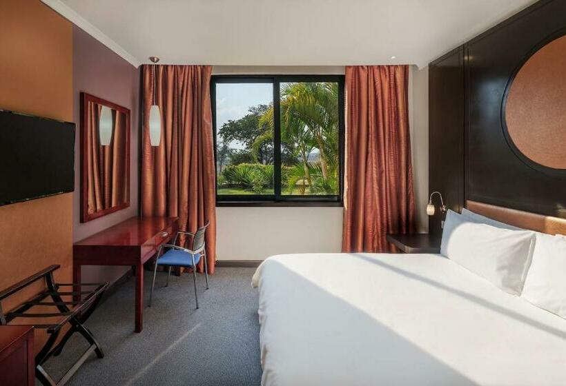 اتاق استاندارد با تخت بزرگ, Protea Hotel By Marriott Ndola