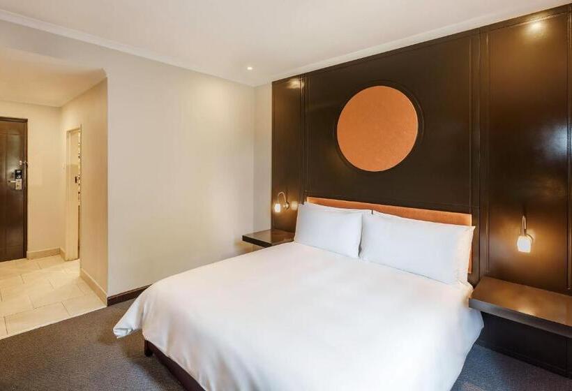 اتاق استاندارد با تخت بزرگ, Protea Hotel By Marriott Ndola
