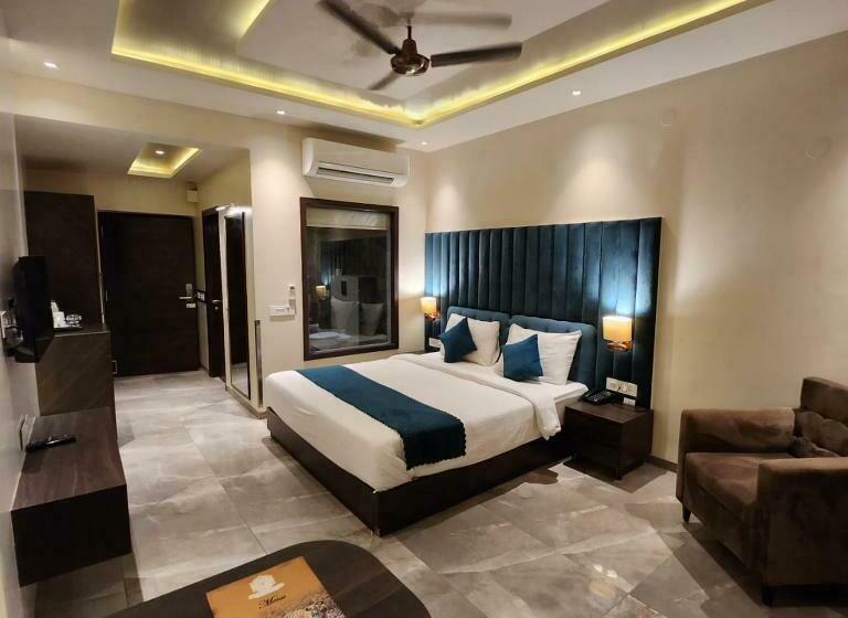 غرفة قياسية مطلة على الجبل, Alwar Vanyaevilas