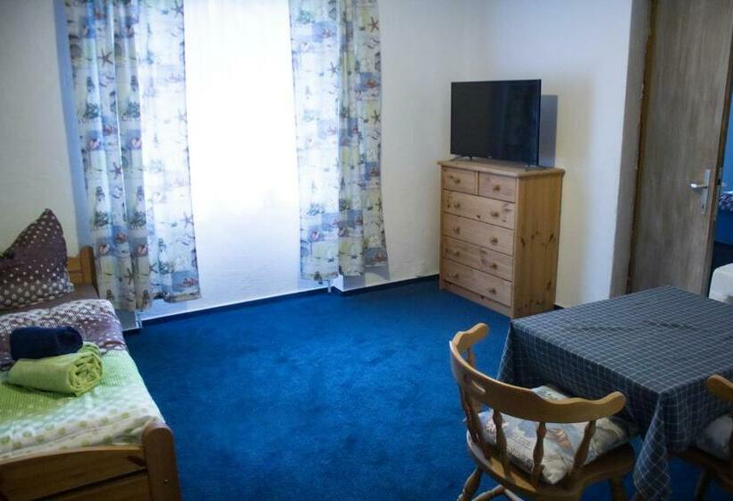 Номер Стандарт, Traumlandl