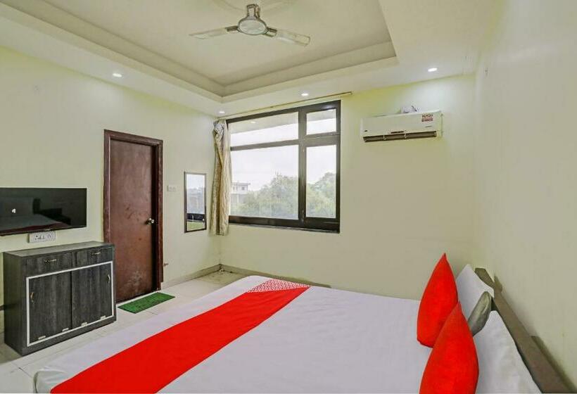 Трехместный Номер Классика, Oyo Flagship Shree Shyam Kripa Hotel And Restaurant