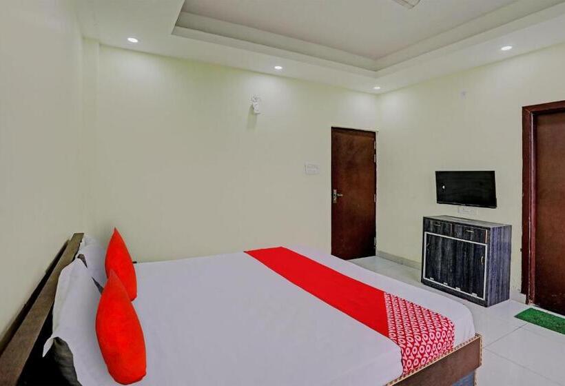 Трехместный Номер Классика, Oyo Flagship Shree Shyam Kripa Hotel And Restaurant
