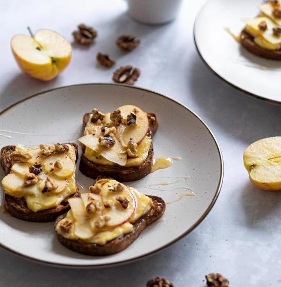 اتاق لوکس, Near Hauz Khas Fort