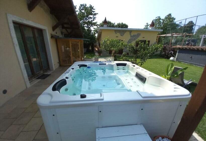 Студио Стандарт Вид на Сад, B&b Monte Tavolino