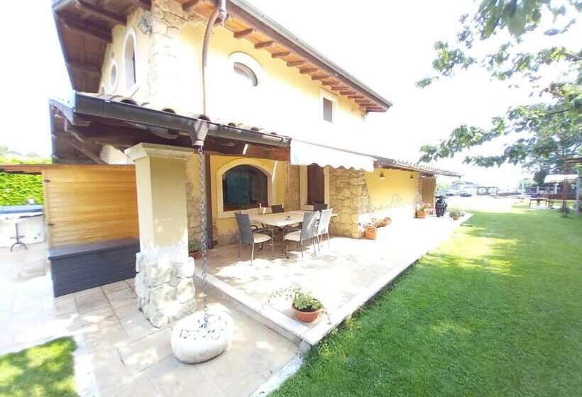 Студио Стандарт Вид на Сад, B&b Monte Tavolino