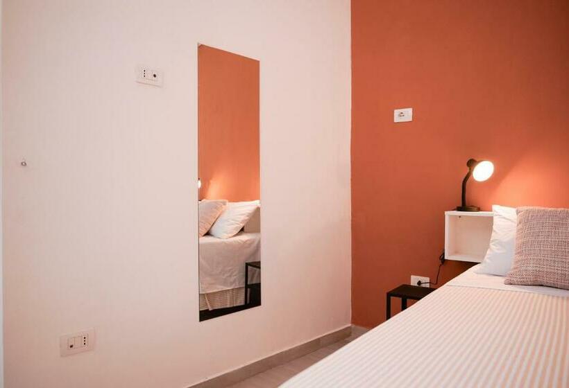 חדר סופריור, From Home To Vesuvius Rooms