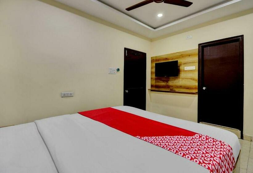 Triple Classic Room, Oyo Flagship Hotel Ritzy Grand