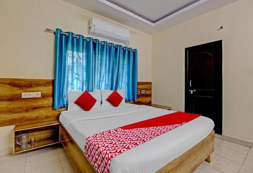 Triple Classic Room, Oyo Flagship Hotel Ritzy Grand