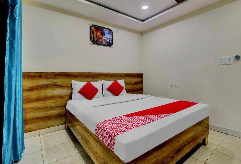 Triple Classic Room, Oyo Flagship Hotel Ritzy Grand