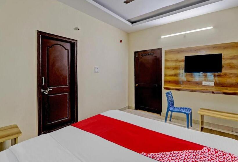 Triple Classic Room, Oyo Flagship Hotel Ritzy Grand