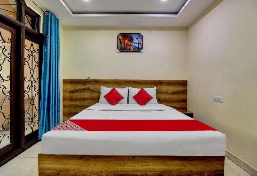 Triple Classic Room, Oyo Flagship Hotel Ritzy Grand