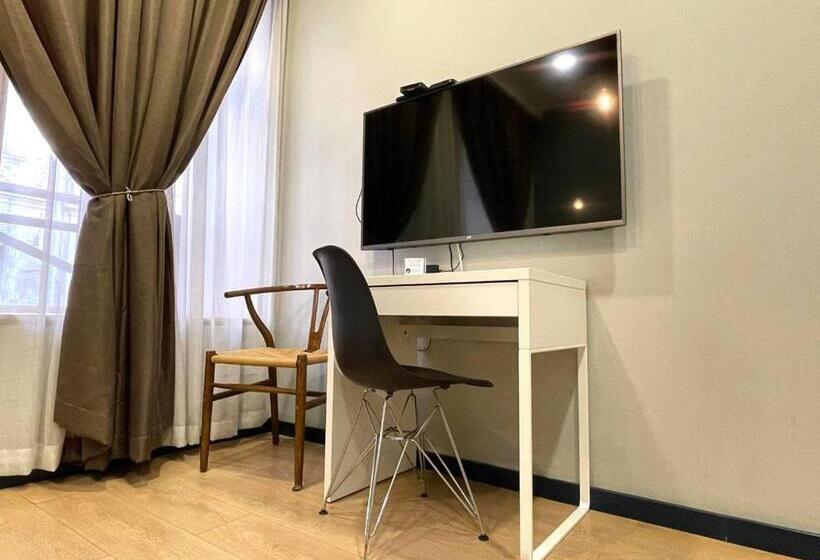 اتاق لوکس با تخت بزرگ, Apart Hotel Console