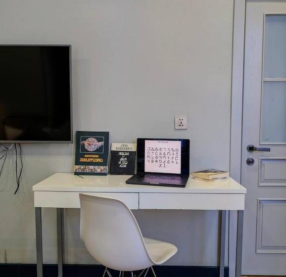 اتاق سوپریور با تخت بزرگ, Apart Hotel Console