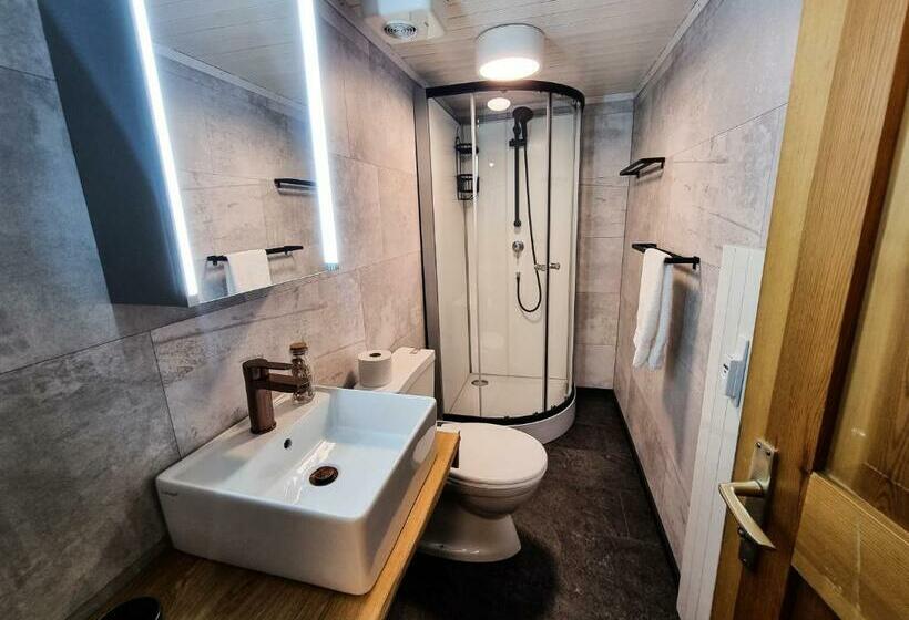 חדר סטנדרט, Luny`s Bed And Breakfast Ruschein