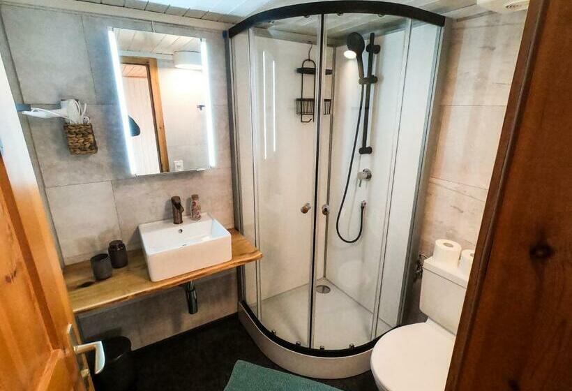 חדר סטנדרט נוף להרים, Luny`s Bed And Breakfast Ruschein