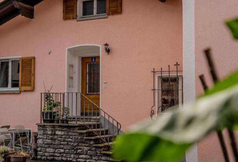 Standard room with outdoor bath, Luny`s Bed And Breakfast Ruschein