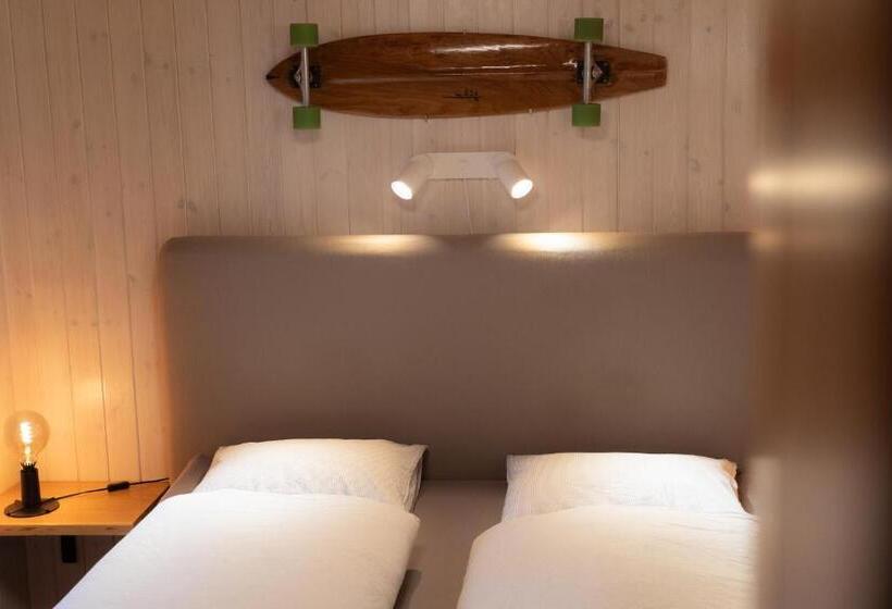 Standard room with outdoor bath, Luny`s Bed And Breakfast Ruschein