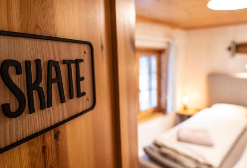 Standard room with outdoor bath, Luny`s Bed And Breakfast Ruschein