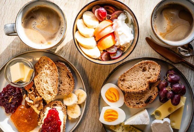 חדר סטנדרט נוף להרים, Luny`s Bed And Breakfast Ruschein