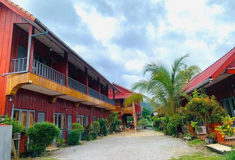 バルコニー付きスタンダードトリプルルーム, Inthila Garden Guest House