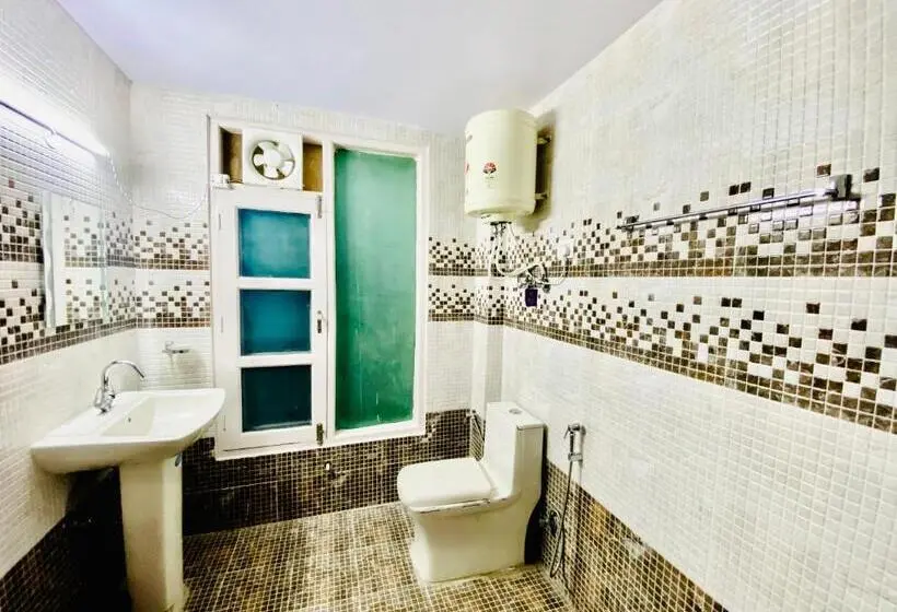 Standard-huone King-vuode, Staynest Mashobra With Balcony  A Peacefull Stay